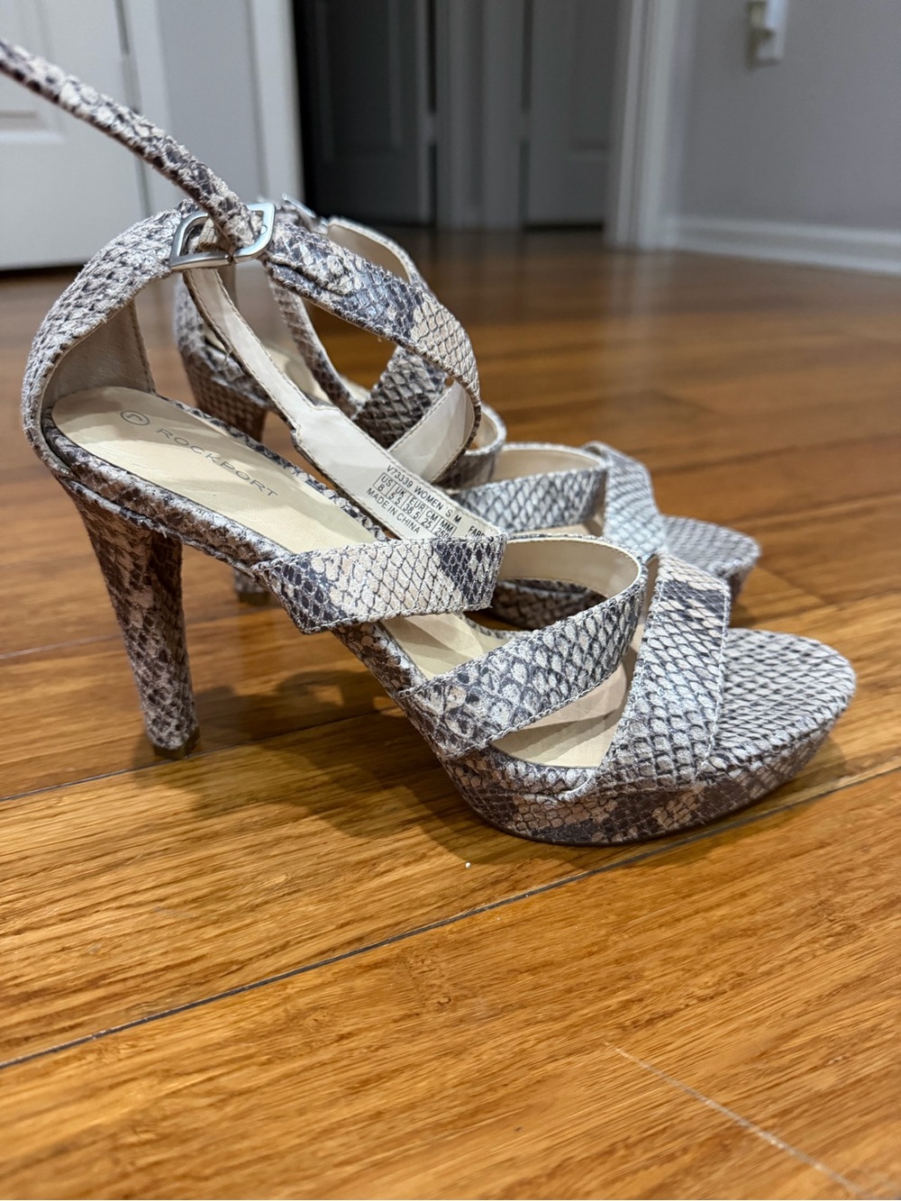 Rockport Women's Snakeskin Platform High Heel Sandals size 8